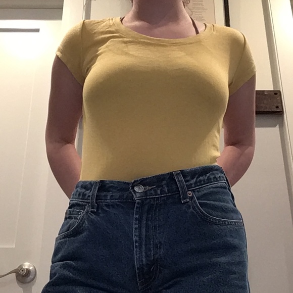 yellow shirt - Picture 3 of 3